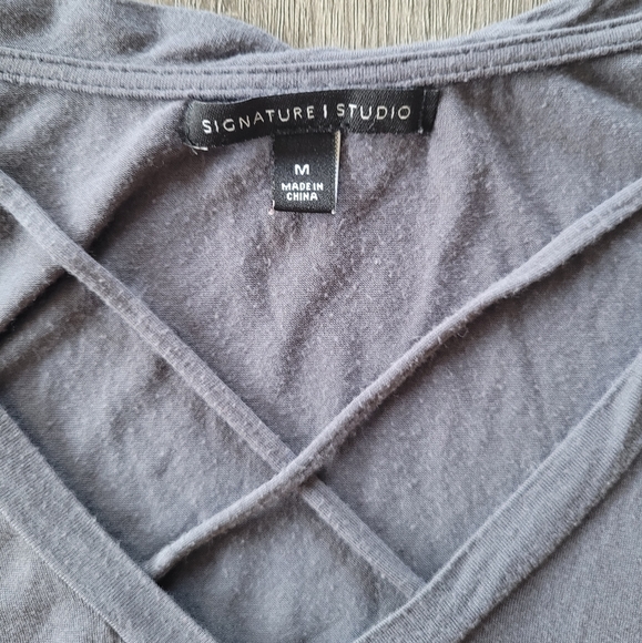 Signature Studio Tee - Picture 2 of 4